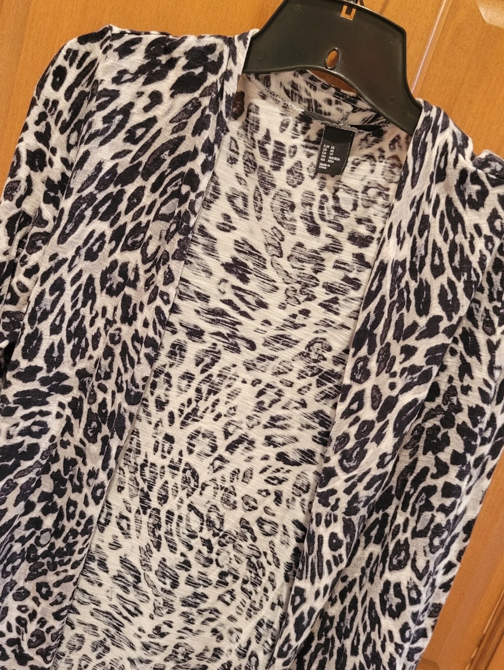 H&M Black and White Leopard Print Open Front Cardigan Size XS Career Work Attire - Picture 2 of 9
